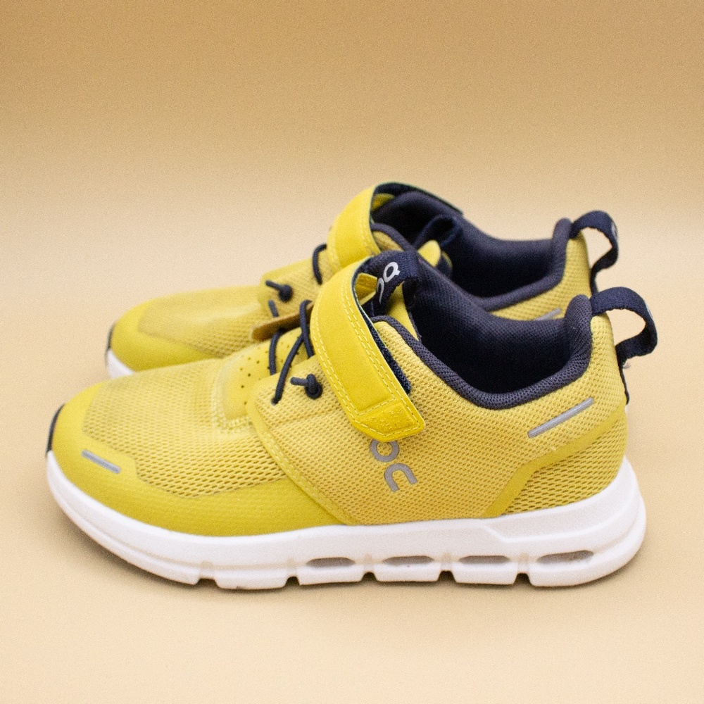 On Running Cloud Play Mustard Yellow Running Shoes Sneaker Kids Size 12.5